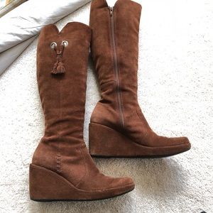 Boho suede wedge boot w tassel